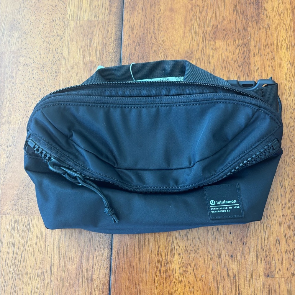 lululemon athletica Men's Black Belt Bag